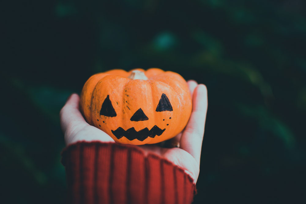 7 Tips to Stay Safe and Still Celebrate Halloween During Coronavirus